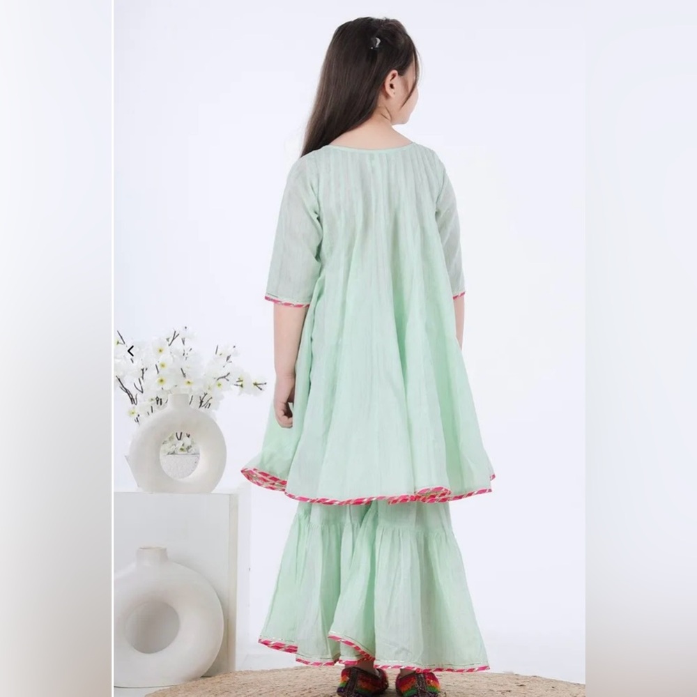 Girls 2 Piece Set Kurta & Sharara Set - Picture 5 of 7